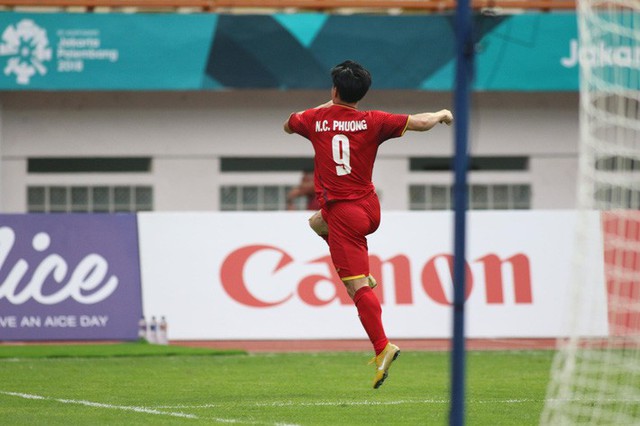 Quang Hải rực sáng, U23 Việt Nam thắng dễ trong ngày Công Phượng 2 lần trượt penalty - Ảnh 4.