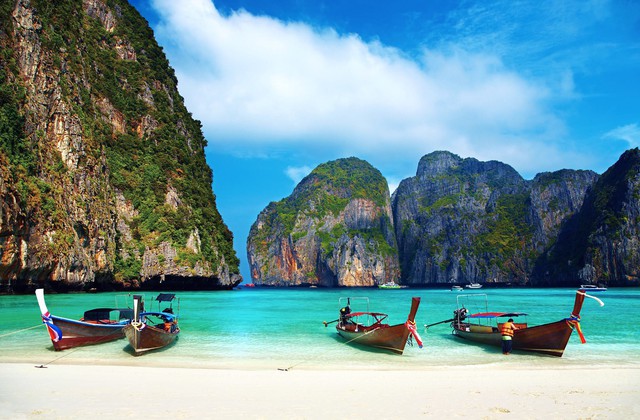 Chẳng cần đi đâu xa, 8 hòn đảo xinh đẹp ngay cạnh Việt Nam này bạn phải đi ít nhất một lần trong đời - Ảnh 5.