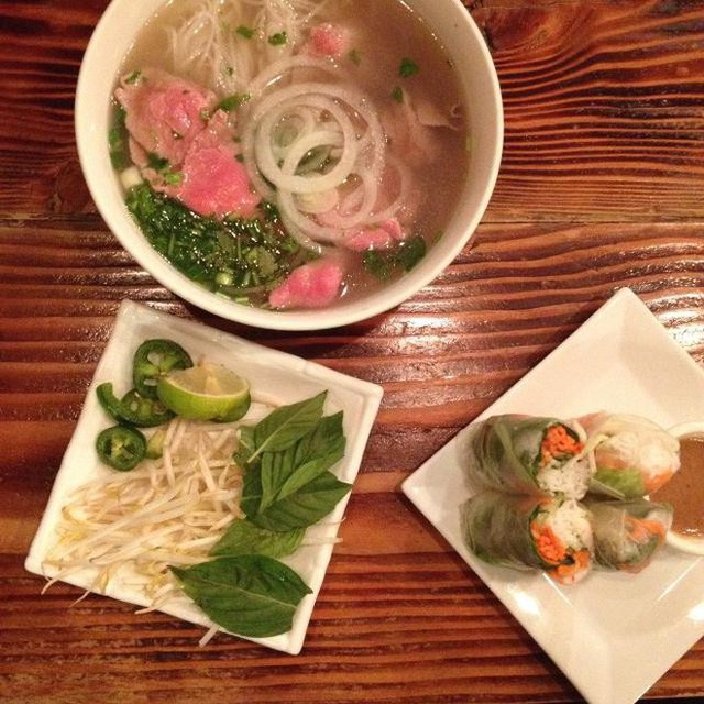 Giữa lòng thành phố New York hiện đại có những quán ăn đã ghi dấu ấn cho ẩm thực Việt - Ảnh 1.