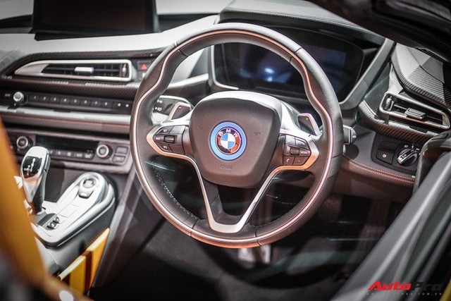 Chiêm ngưỡng siêu phẩm BMW i8 mui trần lần đầu tới Đông Nam Á - Ảnh 9.