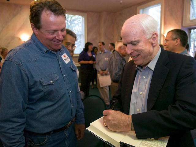 Thượng nghị sĩ John McCain sở hữu khối tài sản 200 triệu USD - Ảnh 2.