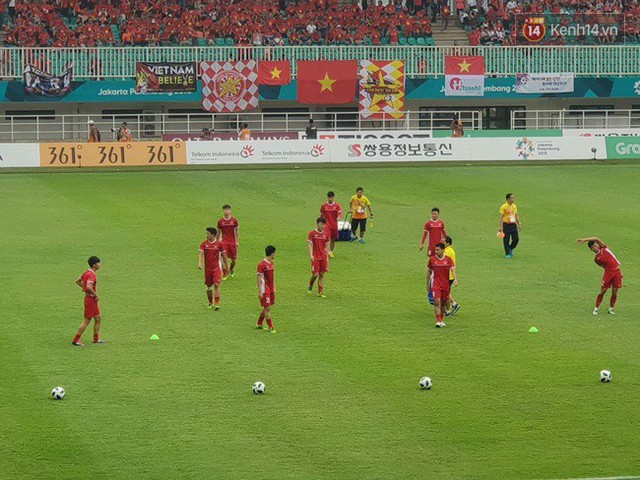 CĐV bần thần trước thất bại của Olympic Việt Nam, nhưng vẫn tự hào vì những gì các cầu thủ đã làm được - Ảnh 108.