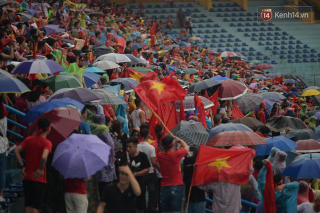 CĐV bần thần trước thất bại của Olympic Việt Nam, nhưng vẫn tự hào vì những gì các cầu thủ đã làm được - Ảnh 52.