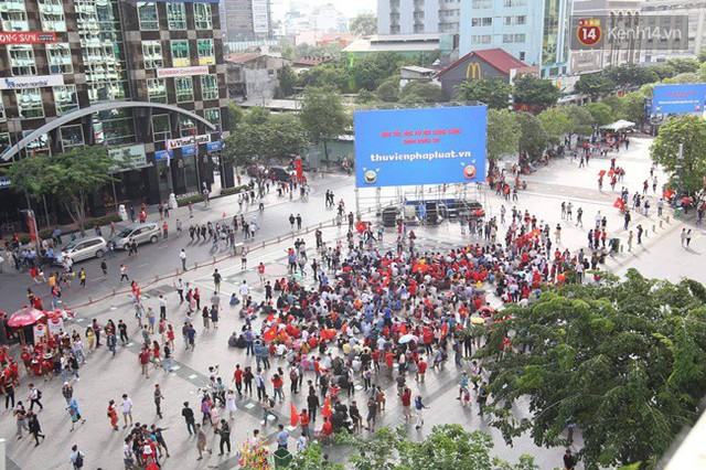 CĐV bần thần trước thất bại của Olympic Việt Nam, nhưng vẫn tự hào vì những gì các cầu thủ đã làm được - Ảnh 96.