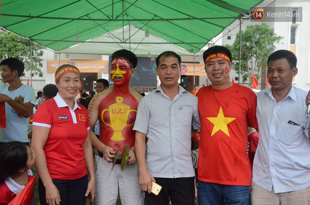 CĐV bần thần trước thất bại của Olympic Việt Nam, nhưng vẫn tự hào vì những gì các cầu thủ đã làm được - Ảnh 130.