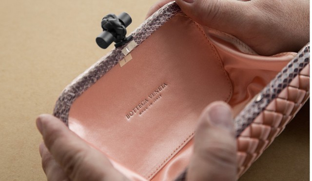 Bottega Veneta: Đẳng cấp vượt thời gian dành cho giới thượng lưu, bắt nguồn từ 4 chữ nhất - Ảnh 3. Bottega Veneta: Đẳng cấp vượt thời gian dành cho giới thượng lưu, bắt nguồn từ 4 chữ nhất - Ảnh 3.