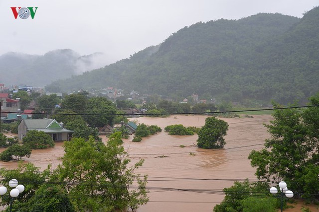 Cập nhật hình ảnh mới nhất về mưa lũ tại huyện Mai Sơn, tỉnh Sơn La - Ảnh 1.