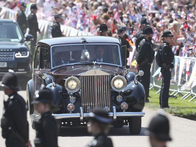 Hoàng gia Anh rao bán bộ sưu tập siêu xe Rolls-Royce đắt giá - Ảnh 7.