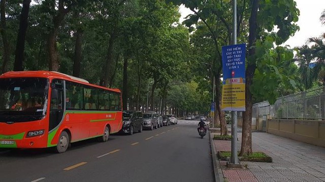 Bến taxi đầu tiên ở TPHCM ế khách trong ngày đầu thí điểm   - Ảnh 6.