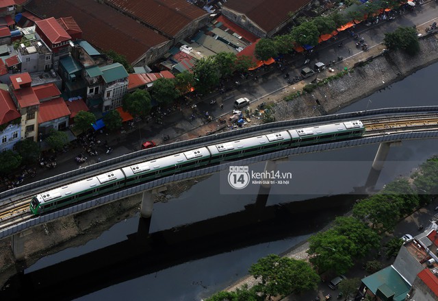 Clip: Hành trình 15 phút đoàn tàu đường sắt trên cao lao vun vút từ ga Cát Linh tới Yên Nghĩa - Ảnh 11.