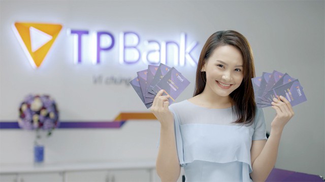 TPBank tung “bão quà tặng” cho khách hàng đến giao dịch - Ảnh 2.