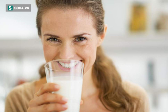 Uống sữa khi bị cảm cúm hoặc ho, trẻ bị nhiều đờm hơn? Bác sĩ Mỹ trả lời rất thuyết phục - Ảnh 1.