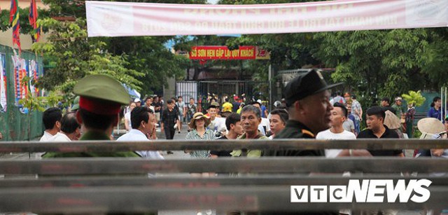Ảnh: Đồ Sơn trống giong cờ mở khai mạc Lễ hội chọi trâu 2018 - Ảnh 19.