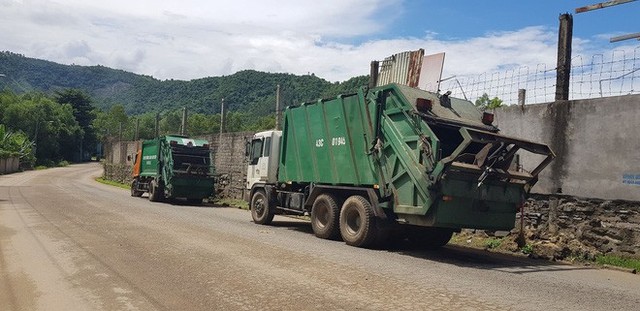  Người dân Đà Nẵng dựng lều, ngày đêm phong tỏa bãi rác lớn nhất thành phố - Ảnh 2.