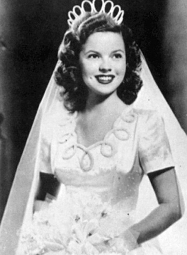 Cuộc đời Shirley Temple: Từ thần đồng diễn xuất đoạt giải Oscar khi mới 7 tuổi đến nữ chính trị gia kiệt xuất được tổng thống Mỹ nể trọng - Ảnh 19.