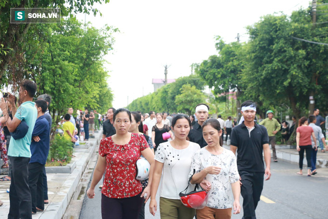 Xe tang đưa linh cữu Chủ tịch nước Trần Đại Quang về quê hương Ninh Bình - Ảnh 5.