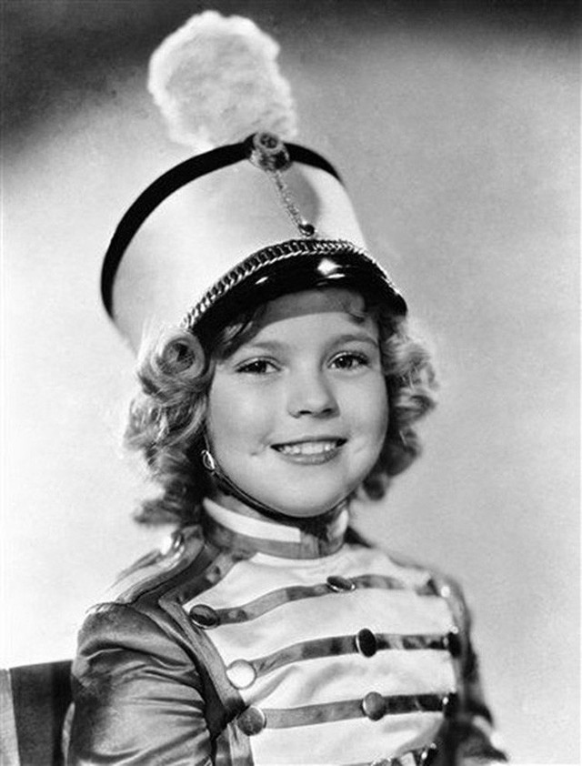 Cuộc đời Shirley Temple: Từ thần đồng diễn xuất đoạt giải Oscar khi mới 7 tuổi đến nữ chính trị gia kiệt xuất được tổng thống Mỹ nể trọng - Ảnh 8.