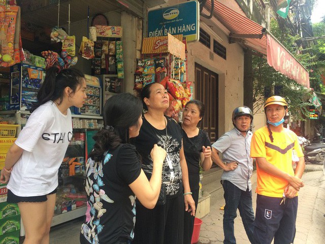  [Nóng] Chung cư cao tầng rung lắc sau động đất ở Hà Nội, cư dân hoảng loạn tháo chạy - Ảnh 4.