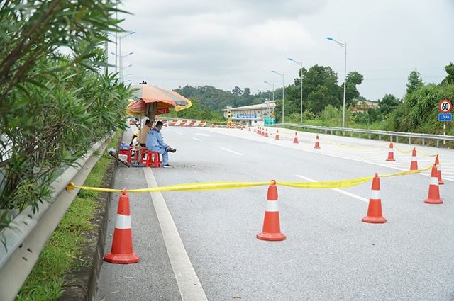 Gia cố cầu hư hỏng sau vụ cháy xe bồn trên cao tốc Nội Bài - Lào Cai  - Ảnh 2.