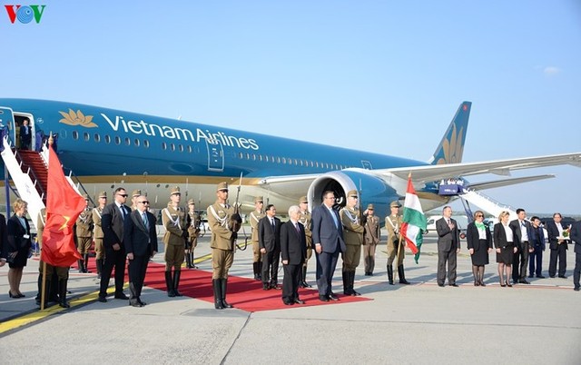 Lễ đón Tổng bí thư Nguyễn Phú Trọng tại sân bay Hungary - Ảnh 6.