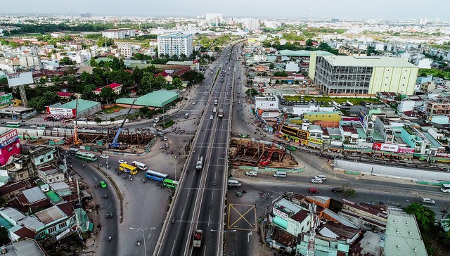 Toàn cảnh nút giao thông 3 tầng đầu tiên tại TP.HCM nhìn từ trên cao - Ảnh 7.