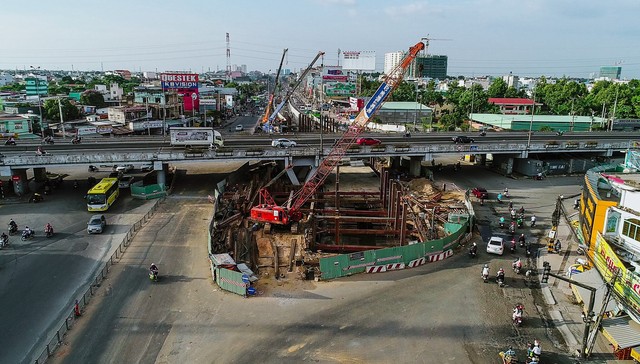 Toàn cảnh nút giao thông 3 tầng đầu tiên tại TP.HCM nhìn từ trên cao - Ảnh 13.