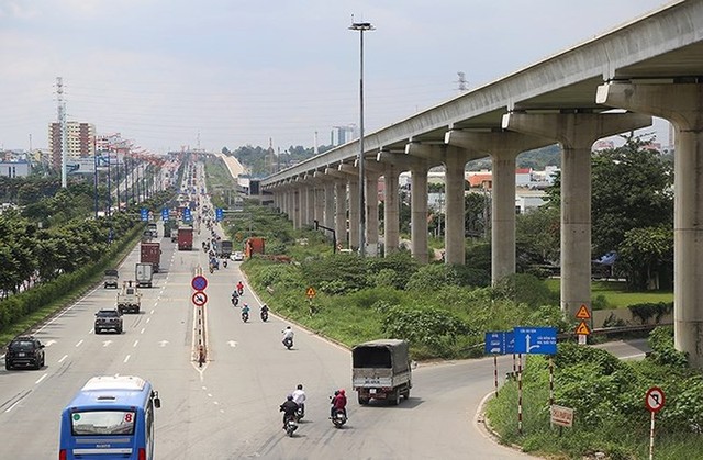 
Metro số 1 ( Bến Thành - Suối Tiên ) đội vốn gần 30.000 tỉ đồng. Ảnh: HOÀNG GIANG
