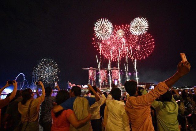  Chùm ảnh: Những khoảnh khắc ấn tượng đón năm mới 2019 khắp nơi trên thế giới - Ảnh 11.