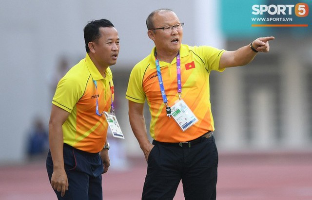 Cựu trợ lý Lê Huy Khoa lý giải scandal thầy Park đổ lỗi cho Văn Lâm sau trận thua Iraq - Ảnh 1.
