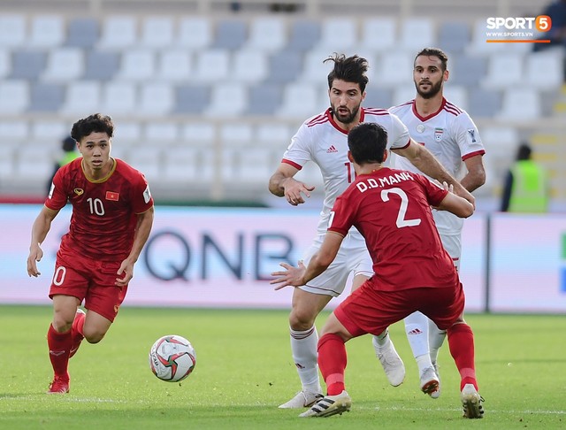 Nếu Công Phượng xử lý nhanh hơn, Duy Mạnh đã không lỡ hẹn trận đấu cuối cùng ở vòng bảng Asian Cup 2019 - Ảnh 3.