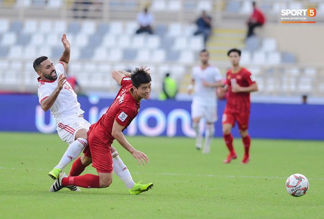Nếu Công Phượng xử lý nhanh hơn, Duy Mạnh đã không lỡ hẹn trận đấu cuối cùng ở vòng bảng Asian Cup 2019 - Ảnh 10.