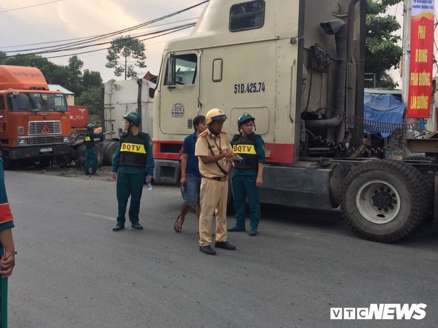 Ảnh: Theo chân công an chốt chặn, xử lý tài xế container sử dụng ma túy - Ảnh 1.