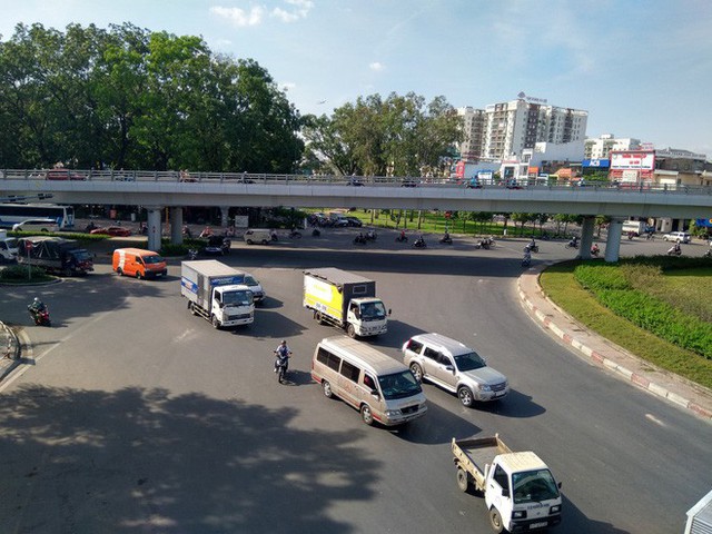  Cận cảnh cầu vượt ‘giải cứu’ kẹt xe ở cửa ngõ sân bay Tân Sơn Nhất - Ảnh 4.
