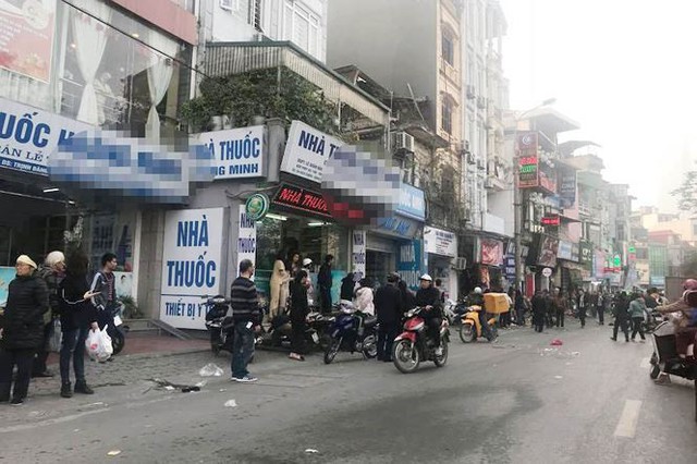 Hiện trường ôtô ‘điên’ đâm liên hoàn trên phố Hà Nội làm 1 người chết - Ảnh 7.
