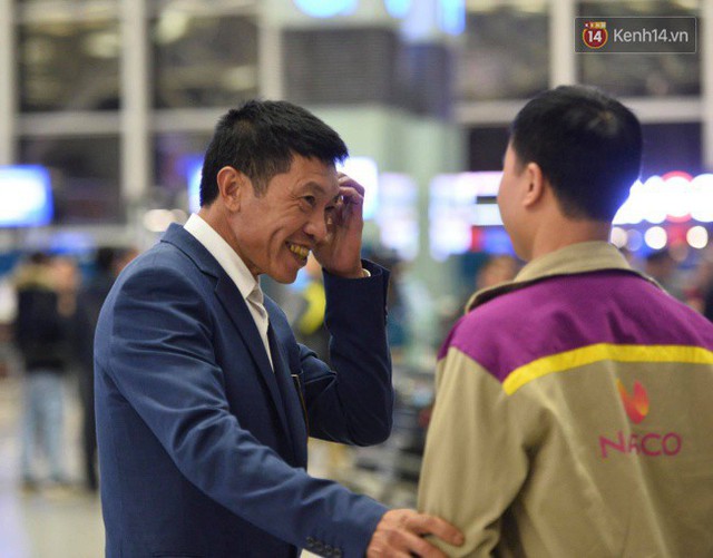 Bố mẹ Văn Hậu, Tiến Dũng và anh trai Quang Hải sang Dubai cổ vũ cho ĐT Việt Nam trong trận tứ kết Asian Cup gặp Nhật Bản - Ảnh 3.