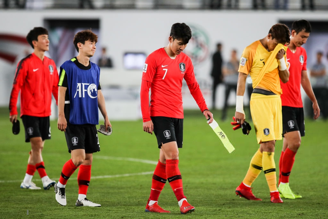 Tuyển thủ Hàn Quốc buồn bã, CĐV suy sụp sau thất bại ở tứ kết Asian Cup 2019 - Ảnh 2.