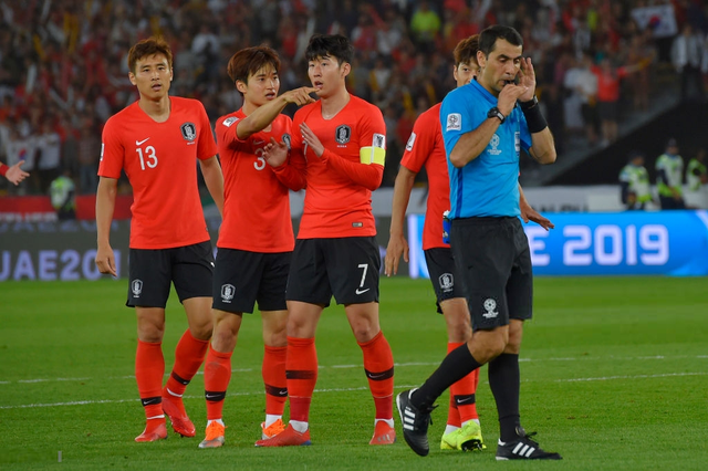 VAR góp phần khiến tuyển Hàn Quốc ôm hận - Ảnh 1.
