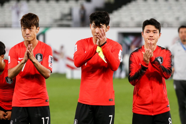 Tuyển thủ Hàn Quốc buồn bã, CĐV suy sụp sau thất bại ở tứ kết Asian Cup 2019 - Ảnh 3.