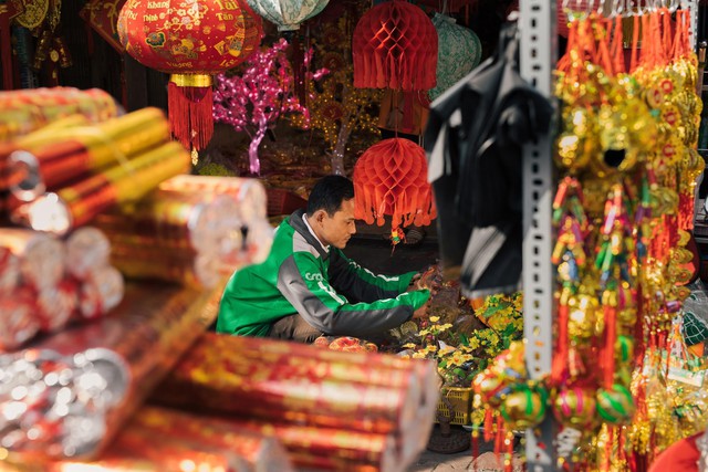 Xuống phố mà xem, Tết đã ngập tràn những con đường, bừng lên bao rạng rỡ! - Ảnh 3.