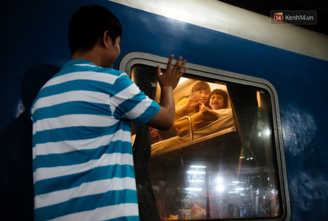 Những nụ cười ở ga Sài Gòn ngày giáp Tết: Trở về sau hơn 19 năm bôn ba nơi xứ người - Ảnh 6.