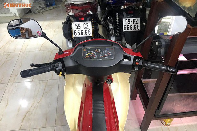  Hét giá 1 tỷ đồng: Chiếc xe máy Suzuki RGV 120 có gì đặc biệt? - Ảnh 3.