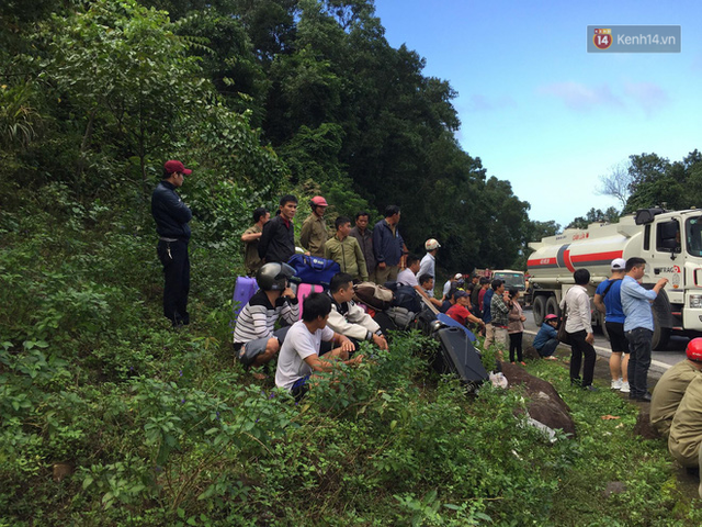 Người cứu 10 nạn nhân vụ xe khách lao xuống đèo Hải Vân: Nhiều em mắc kẹt trong xe gào khóc, kêu cứu thất thanh - Ảnh 7.