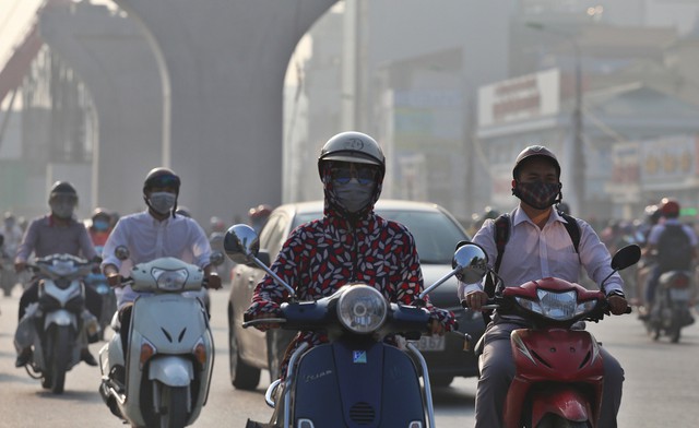 Chỉ số AQI vượt ngưỡng 300, Hà Nội tiếp tục ô nhiễm nặng với chất lượng không khí độc hại: Người dân đối mặt với nguy cơ cao bị bệnh hô hấp - Ảnh 4.