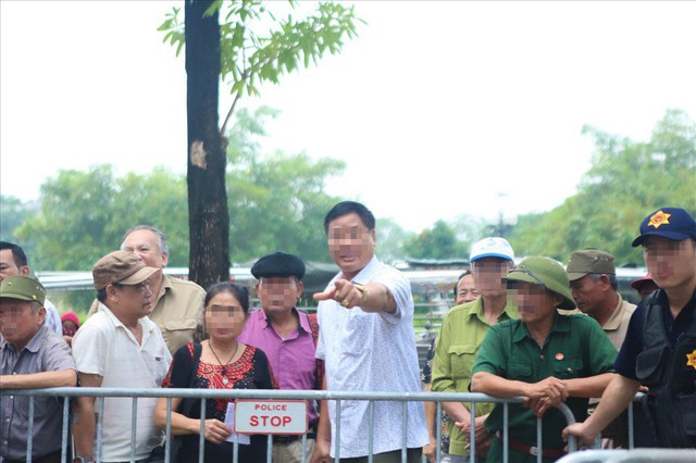 Bất cập ngày phát vé cho thương binh: Nhiều vé được tuồn cho phe vé chợ đen - Ảnh 5.