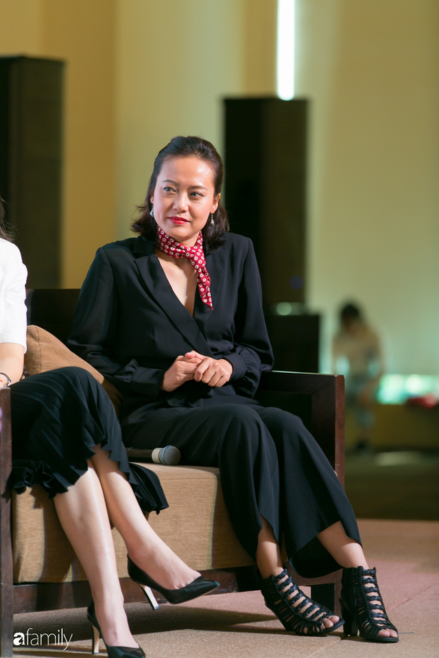 Tôn Nữ Thị Ninh - Cựu Đại sứ Việt Nam tại châu Âu: Đừng nói phụ nữ không thể bắt đầu ở tuổi 40, nếu hẹn nhau ở tuổi 50 tôi còn chưa ngán... - Ảnh 5.