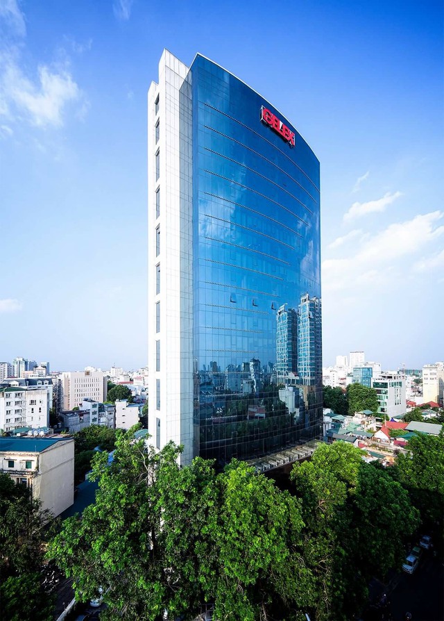 Nằm tại vị trí 52 Lê Đại Hành - Gelex Tower là khu tổ hợp văn phòng cao cấp được đầu tư tổng thể với hệ thống khu văn phòng hạng A cùng những dịch vụ tiện ích đi kèm hiện đại.