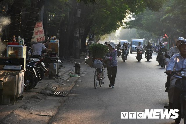 Ảnh: Những bóng hồng vất vả mưu sinh, chưa bao giờ được nhận quà 20/10 - Ảnh 7.