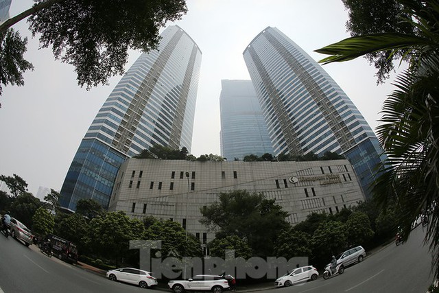 Chiêm ngưỡng top 3 tòa nhà cao nhất Hà Nội qua góc nhìn Flycam - Ảnh 1.