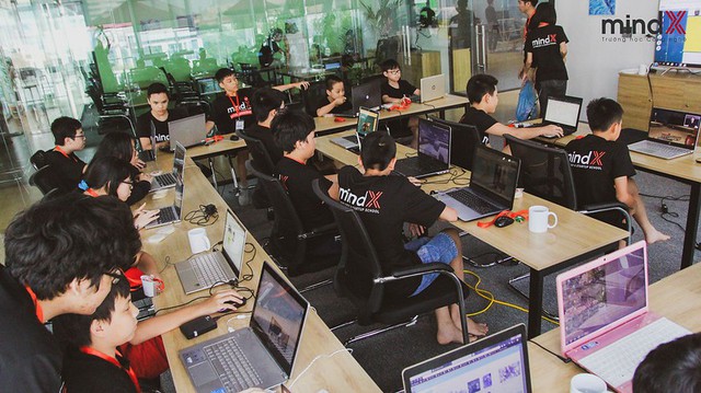 Founder MindX: Hành trình kỳ diệu của 9x từ Top 3 đại sứ sinh viên Google Đông Nam Á đến nửa triệu USD cho dự án “Little Sillicon Valley” - Ảnh 1.