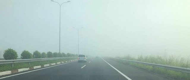 Sương mù dày đặc xuất hiện trên cao tốc TP.HCM - Long Thành - Dầu Giây - Ảnh 3.